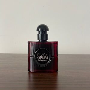 Yves Saint Laurent Black Opium Over Red